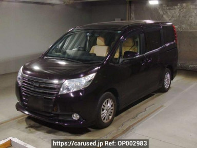 Toyota Noah ZRR80G