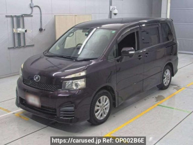 Toyota Voxy ZRR70W