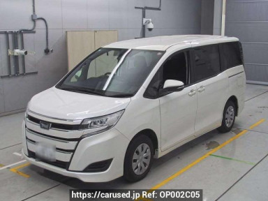 Toyota Noah ZRR80G