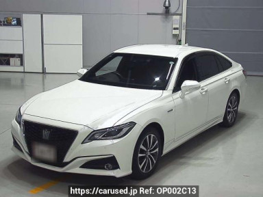 Toyota Crown Hybrid AZSH20