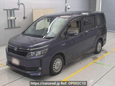 Toyota Voxy ZWR80G