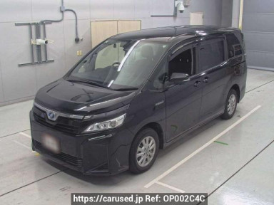 Toyota Voxy ZWR80G