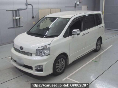 Toyota Voxy ZRR70W