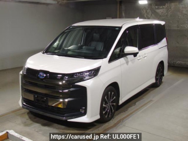 Toyota Noah ZWR90W