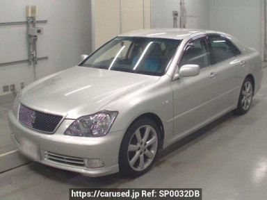 Toyota Crown GRS182