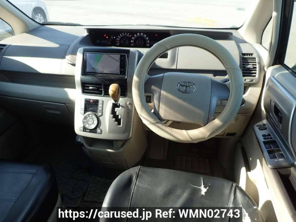 Used 2009 AT toyota noah ZRR70W Image[16]