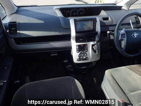 Used 2010 AT toyota voxy ZRR70G Image[16]