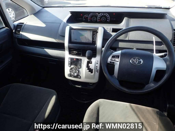 Used 2010 AT toyota voxy ZRR70G Image[17]