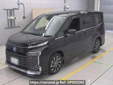 Toyota Voxy ZWR90W