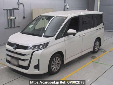 Toyota Noah ZWR90W