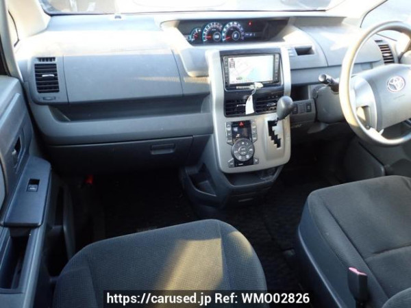 Used 2007 AT toyota noah ZRR75G Image[12]