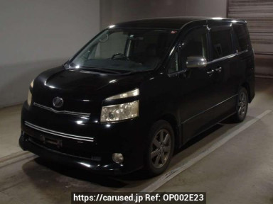 Toyota Voxy ZRR70W