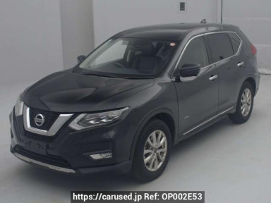 Nissan X-Trail HNT32