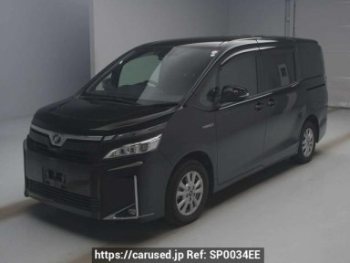 Toyota Voxy ZWR80G