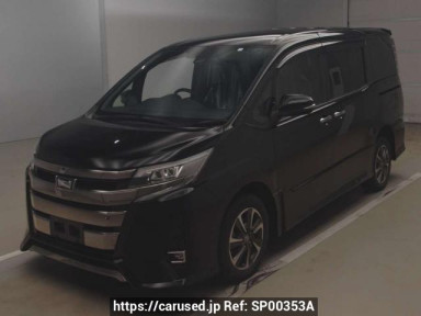 Toyota Noah ZRR85W