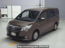 Toyota Noah ZWR80G