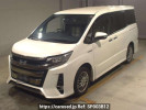 Toyota Noah ZWR80W