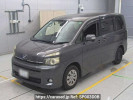 Toyota Voxy ZRR70G