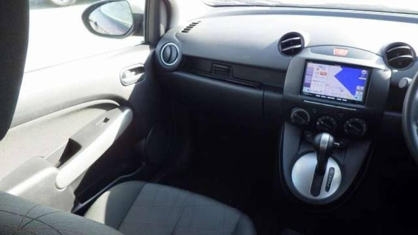 Used 2013 AT mazda demio DE3FS Image[20]