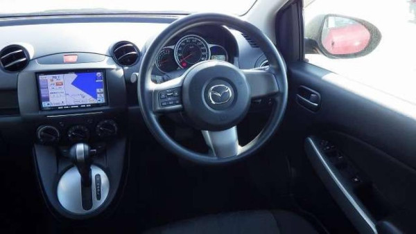 Used 2013 AT mazda demio DE3FS Image[21]