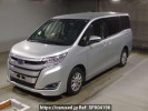 Toyota Noah ZWR80G