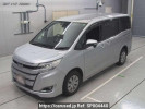 Toyota Noah ZRR85G