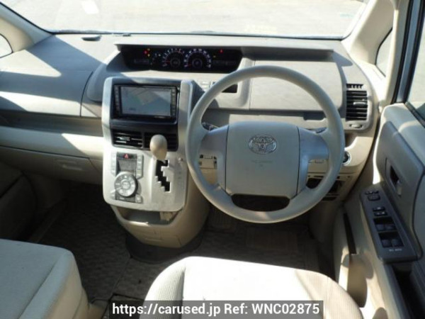 Used 2007 AT toyota noah ZRR75G Image[15]
