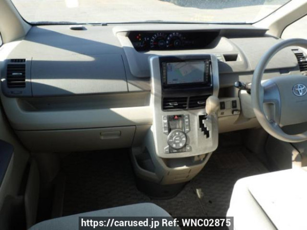 Used 2007 AT toyota noah ZRR75G Image[16]