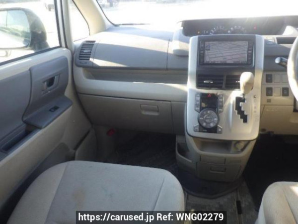 Used 2007 AT toyota noah ZRR75G Image[17]