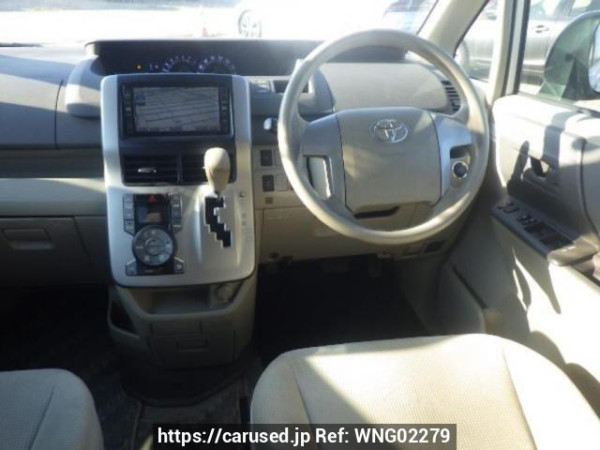 Used 2007 AT toyota noah ZRR75G Image[18]