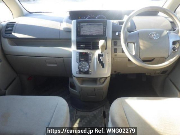 Used 2007 AT toyota noah ZRR75G Image[19]