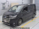 Toyota Noah ZWR80W