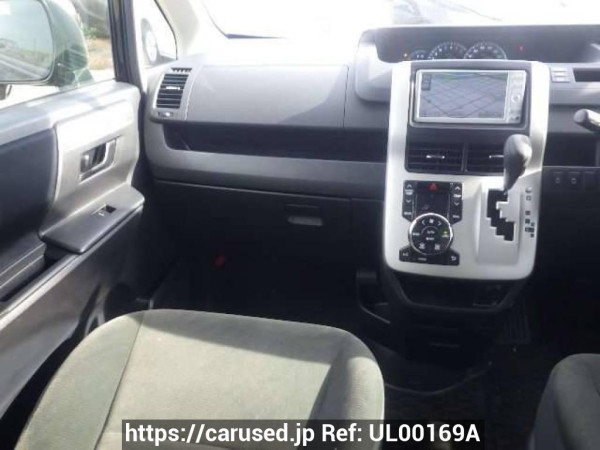 Used 2010 AT toyota voxy ZRR70G Image[17]