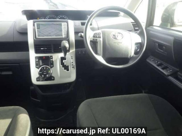 Used 2010 AT toyota voxy ZRR70G Image[18]