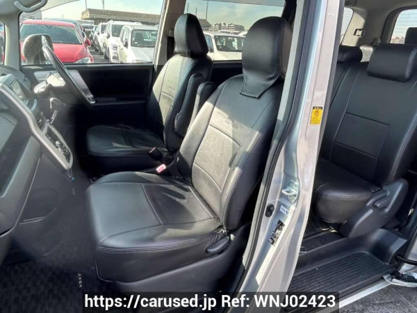 Used 2010 AT toyota voxy ZRR70W Image[14]
