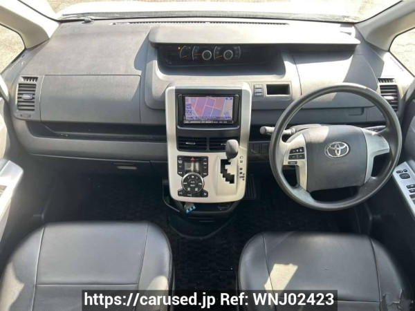 Used 2010 AT toyota voxy ZRR70W Image[19]