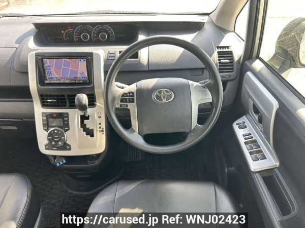 Used 2010 AT toyota voxy ZRR70W Image[21]