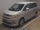 Toyota Noah ZRR75W