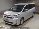 Toyota Voxy ZRR85G