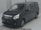 Toyota Noah ZRR75G