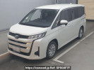 Toyota Noah ZWR90W