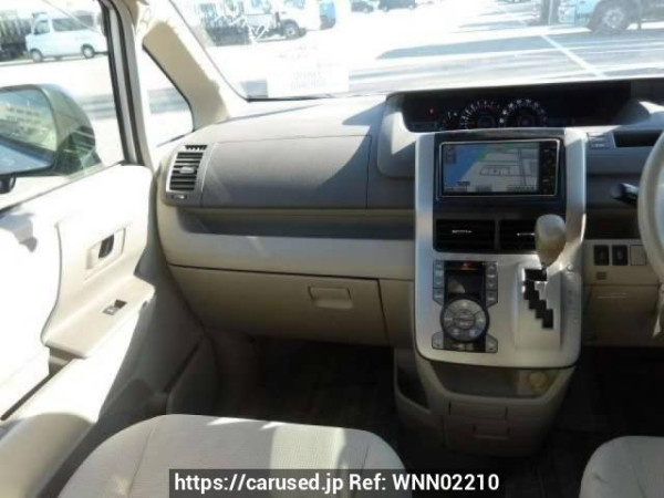 Used 2009 AT toyota noah ZRR70G Image[17]