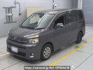 Toyota Voxy ZRR70G