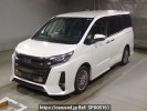 Toyota Noah ZWR80W