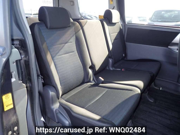 Used 2009 AT toyota voxy ZRR70W Image[13]