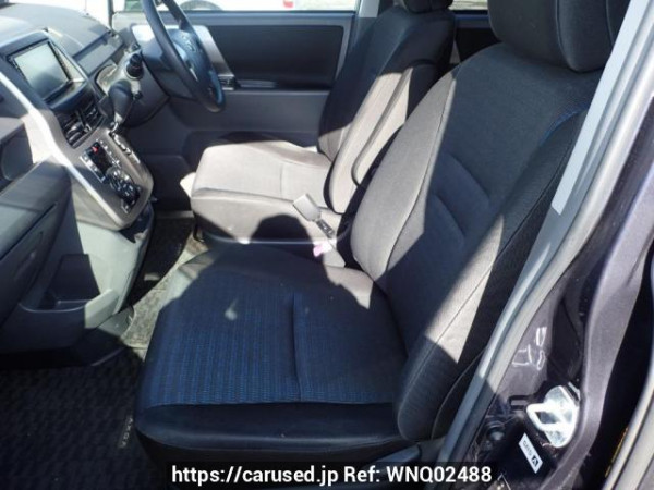Used 2009 AT toyota voxy ZRR70W Image[11]