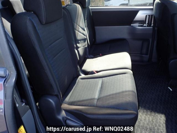 Used 2009 AT toyota voxy ZRR70W Image[12]