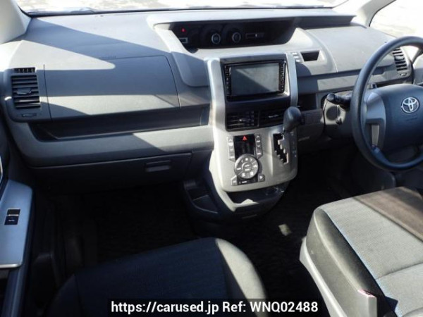 Used 2009 AT toyota voxy ZRR70W Image[15]