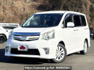 Toyota Noah DBA-ZRR70W