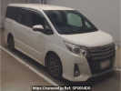 Toyota Noah ZRR80W